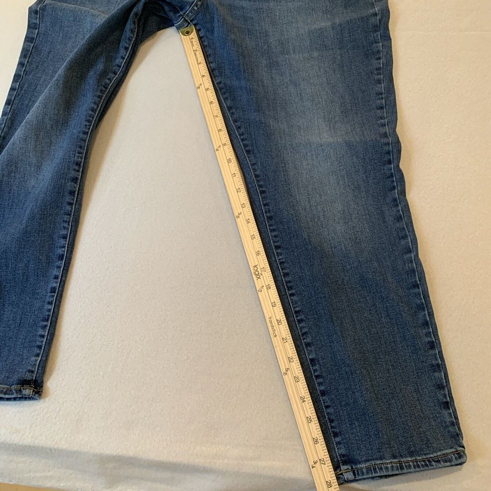 LUCKY BRAND 40x30 Men's Medium Wash 410 STRAIGHT Leg Jeans EXCELLENT ~ Fast Ship - Picture 4 of 9